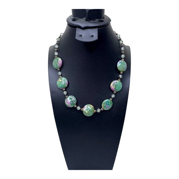 Vintage Ruby Zoisite Beaded Necklace Jade Accent Beads Gold Plated Clasp 18" - Picture 2 of 5